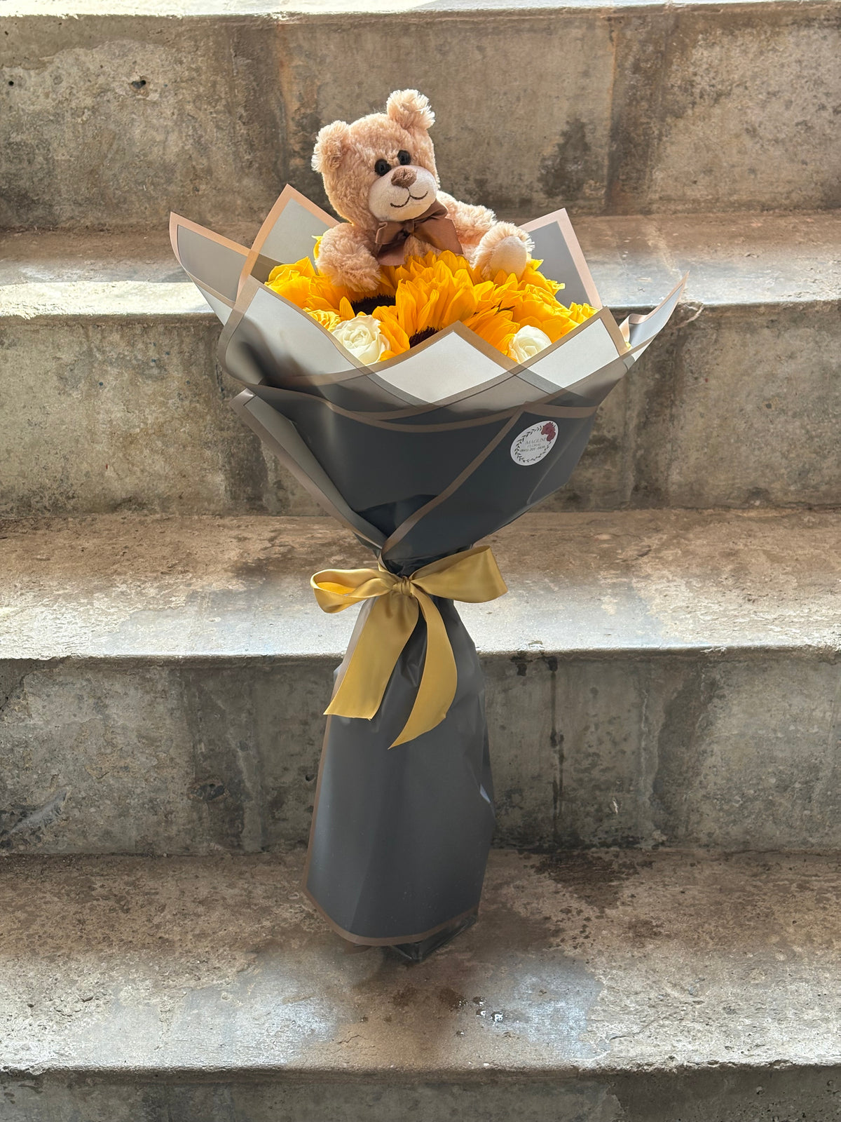 Bear Hugs & Blooms